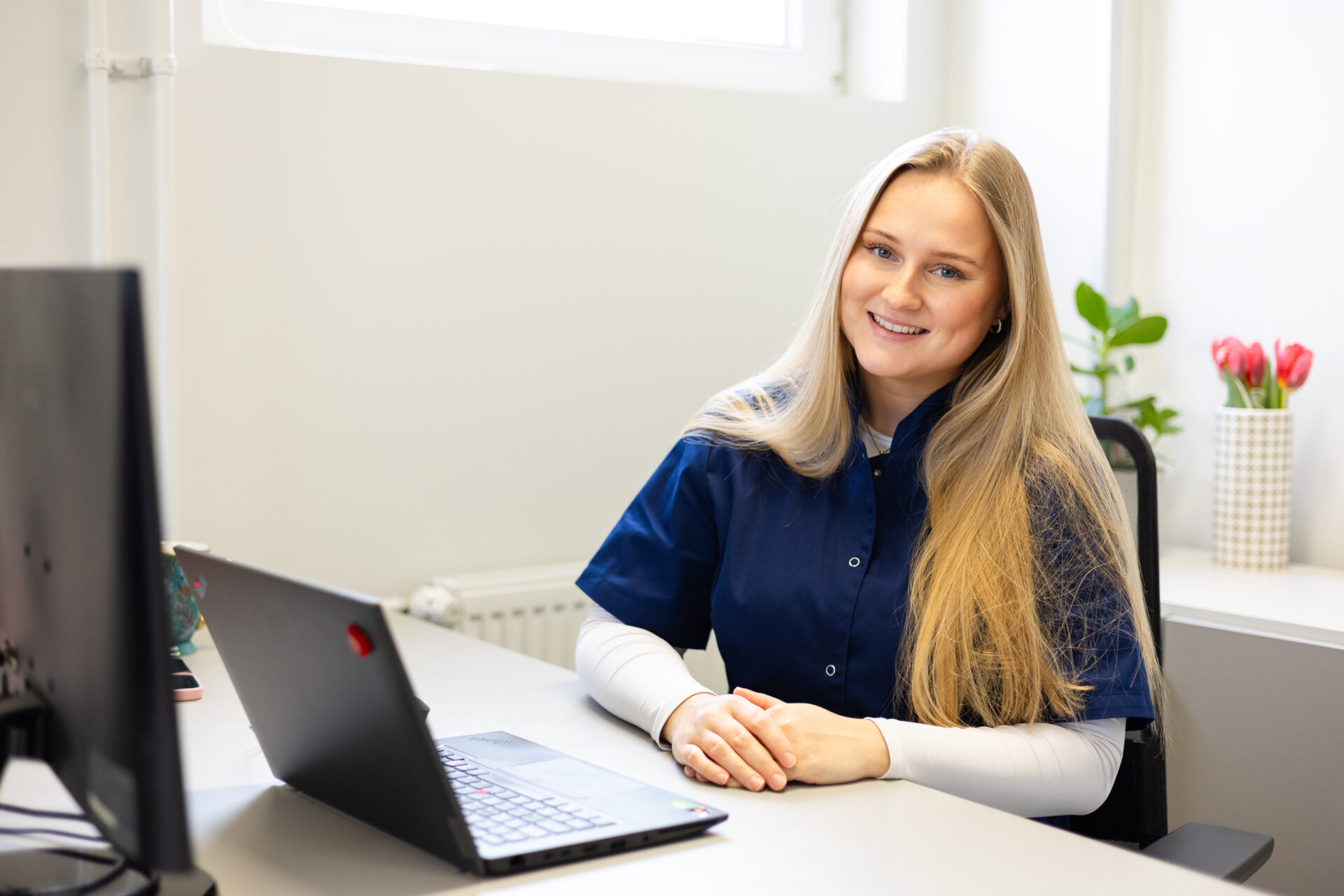 Laura Somelar, Tallinna Järveotsa Gümnaasiumi kooliõde   Kuidas olete jõudnud kooliõe elukutseni? Olen õppinud Tallinna Tervishoiu Kõrgkoolis ja alustasin oma k