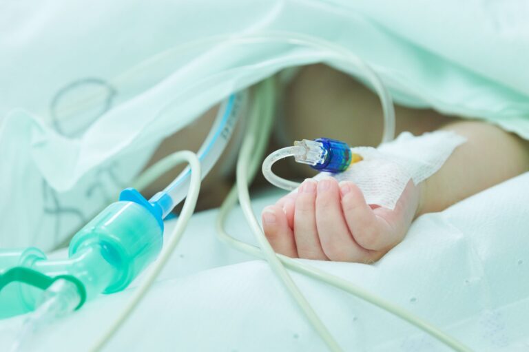 Children,Surgery.,Small,Hand,With,Saline,Intravenous,Dropper,During,Surgical